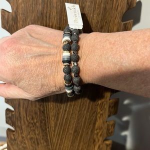 3/$18 Periwinkle By Barlow Stretch Bracelet - New - Lot 523